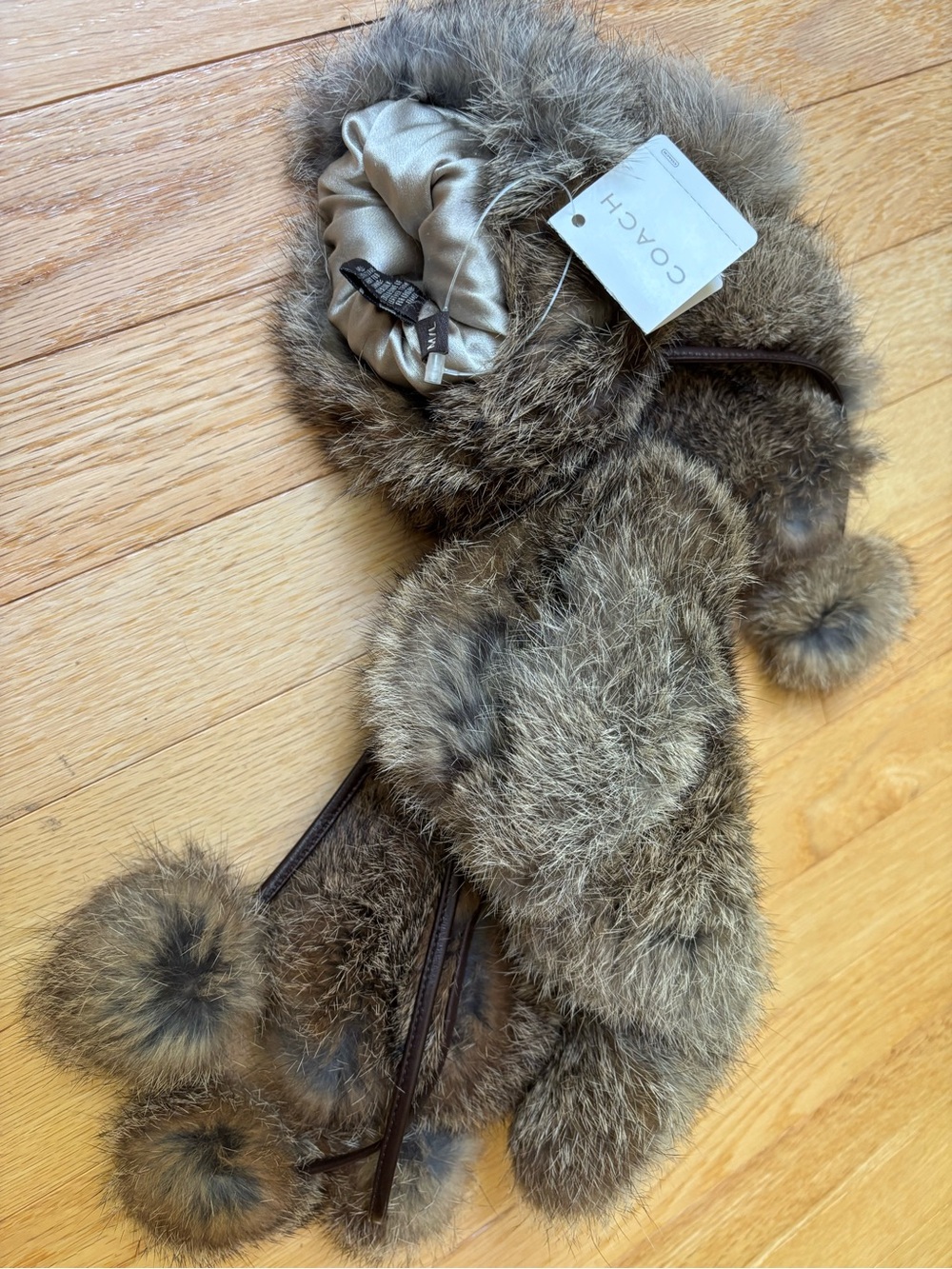 Coach Rabbit Mittens Size M/L - Picture 13 of 14